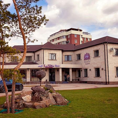 Park Hotel Karagandy Exterior foto